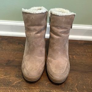 Unisa Sherpa Lined Bootie